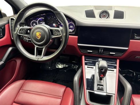 Used 2022 Porsche Cayenne w/ Premium Package AWD/4WD image 52