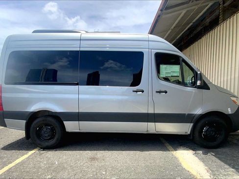 Used 2025 Mercedes-Benz Sprinter 2500 image 8