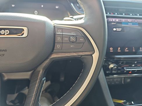 Used 2022 Jeep Grand Cherokee Limited w/ Trailer Tow Prep Group (B) image 19