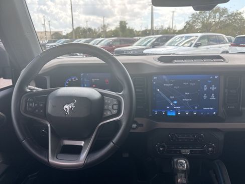 Used 2023 Ford Bronco Wildtrak image 24