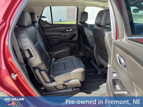 Certified 2020 Chevrolet Traverse LT w/ LT Premium Package AWD/4WD image 18