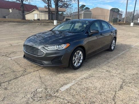 Used 2020 Ford Fusion SE image 9