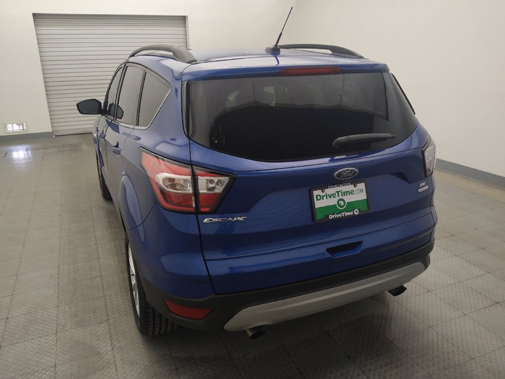 Used 2018 Ford Escape SE w/ Ford Safe & Smart Package FWD image 6