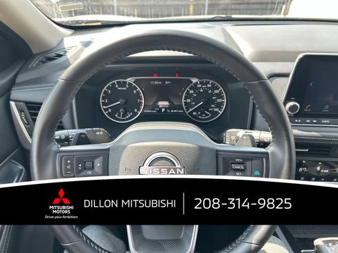 Used 2025 Nissan Rogue SV AWD/4WD image 2