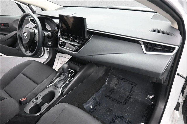 Used 2025 Toyota Corolla LE FWD image 27