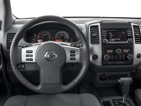 Used 2017 Nissan Frontier SV w/ SV Value Truck Package AWD/4WD image 7