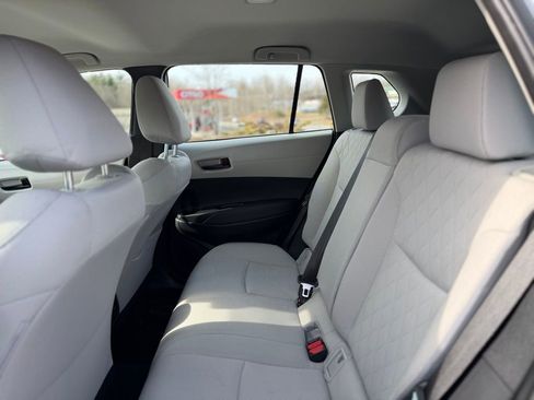 Used 2025 Toyota Corolla Cross L image 6