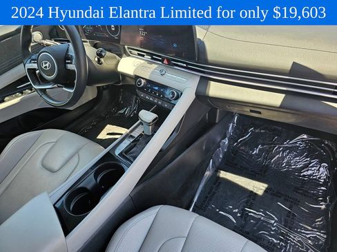 Used 2024 Hyundai Elantra Limited FWD image 9