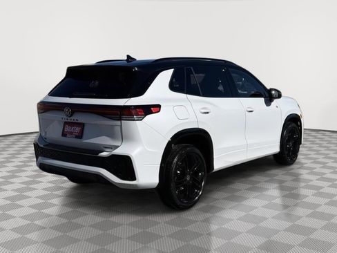 New 2026 Volkswagen Tiguan SE R-Line image 3