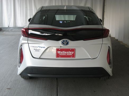 Certified 2022 Toyota Prius Prime LE image 24