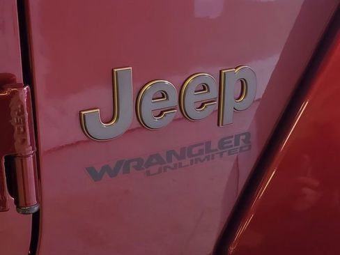 Used 2021 Jeep Wrangler Unlimited Rubicon w/ Dual Top Group image 10