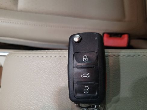 Used 2016 Volkswagen Beetle 1.8T SE image 32