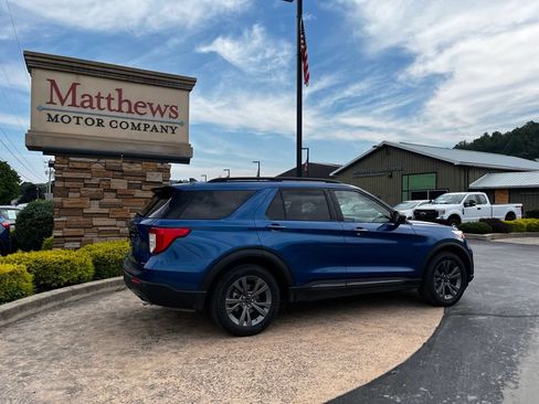 Used 2021 Ford Explorer XLT w/ Equipment Group 202A AWD/4WD image 5