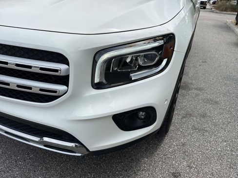 Used 2022 Mercedes-Benz GLB 250 4MATIC w/ Premium Package Lite image 9