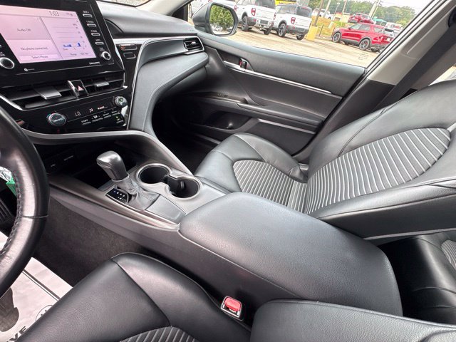 Used 2021 Toyota Camry SE FWD image 18