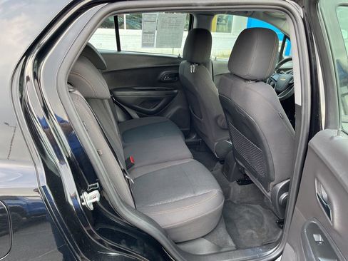 Used 2017 Chevrolet Trax LS FWD image 14