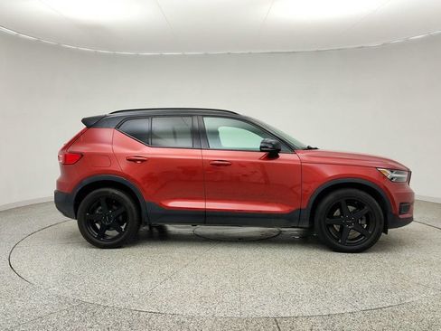 Used 2019 Volvo XC40 T5 R-Design AWD/4WD image 4