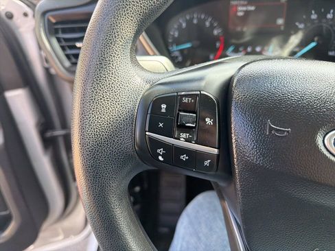 Used 2020 Ford Escape SE image 12