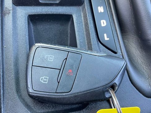 Used 2023 Chevrolet Colorado W/T image 11