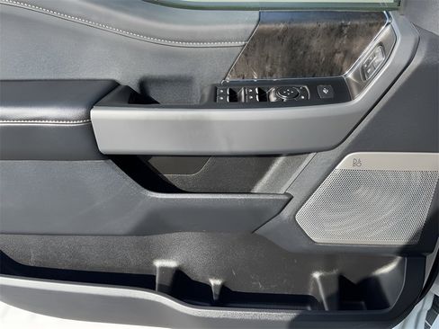 Used 2024 Ford F250 Lariat image 27