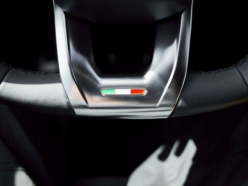 Used 2021 Lamborghini Urus image 62