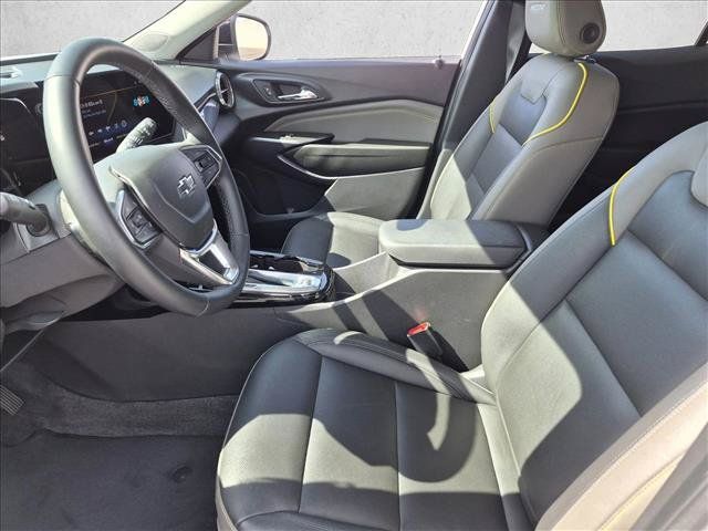 Used 2025 Chevrolet Trax ACTIV FWD image 13