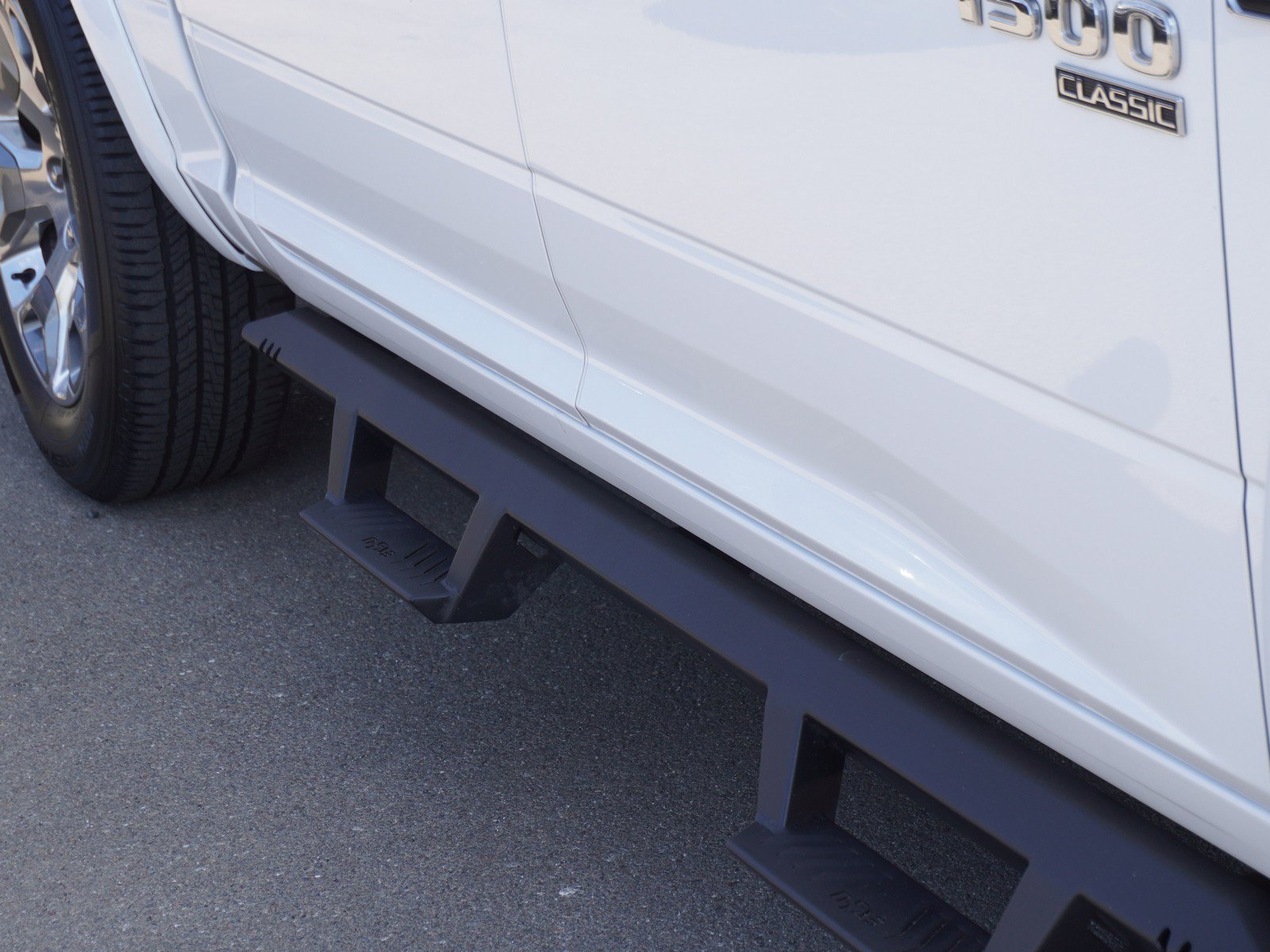 Used 2019 RAM 1500 Laramie w/ Convenience Group RWD image 4