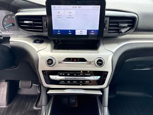 Certified 2023 Ford Explorer XLT w/ Class IV Trailer Tow Package AWD/4WD image 23