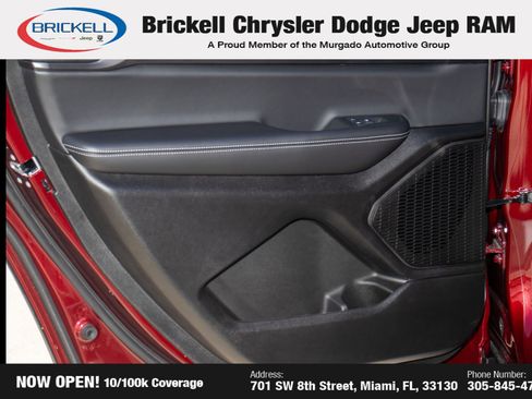 Used 2025 Jeep Grand Cherokee L Laredo RWD image 11