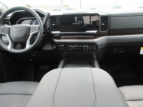 New 2026 Chevrolet Silverado 3500 LT image 19