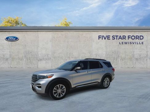 Used 2020 Ford Explorer XLT w/ Equipment Group 202A RWD image 4