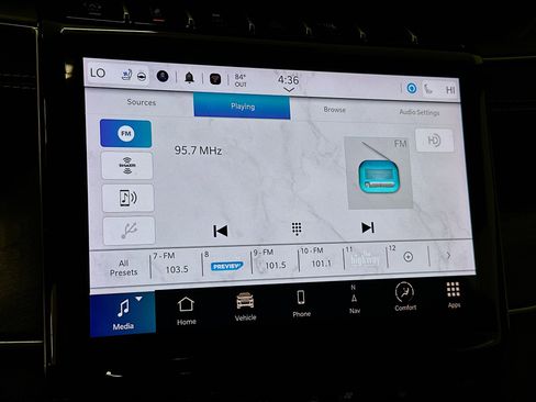 Used 2024 Jeep Grand Cherokee L Limited w/ Luxury Tech Group II image 21