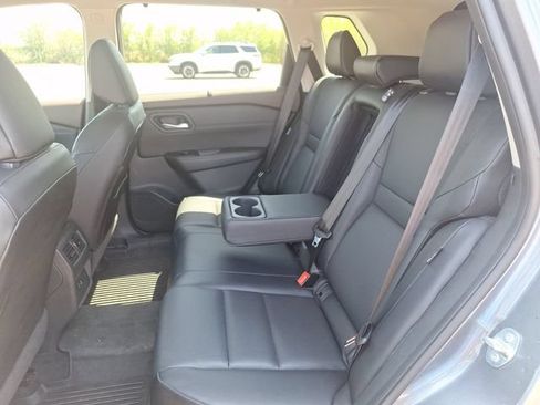 Certified 2023 Nissan Rogue SV w/ SV Premium B Package FWD image 14