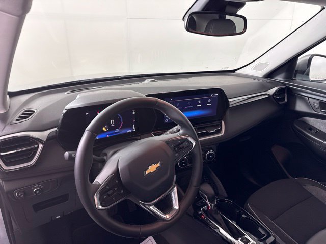 Used 2025 Chevrolet TrailBlazer LT w/ Convenience Package FWD image 18