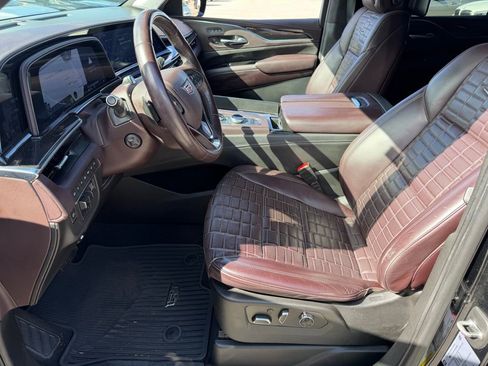 Used 2021 Cadillac Escalade ESV Sport Platinum image 24