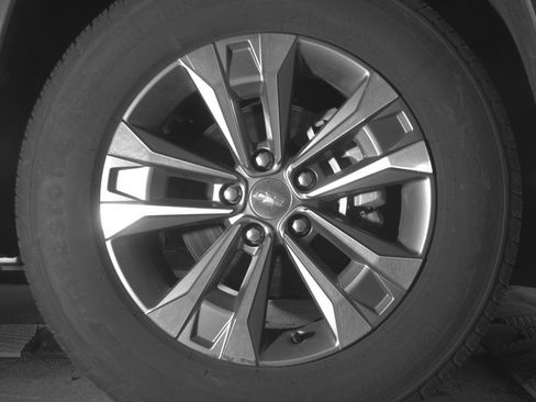 Used 2025 Chevrolet Equinox LT FWD image 13