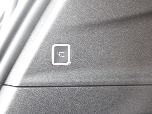 New 2026 Chrysler Pacifica Pinnacle image 28