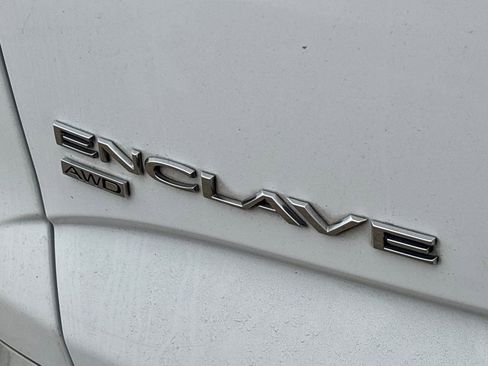Used 2022 Buick Enclave Premium image 34