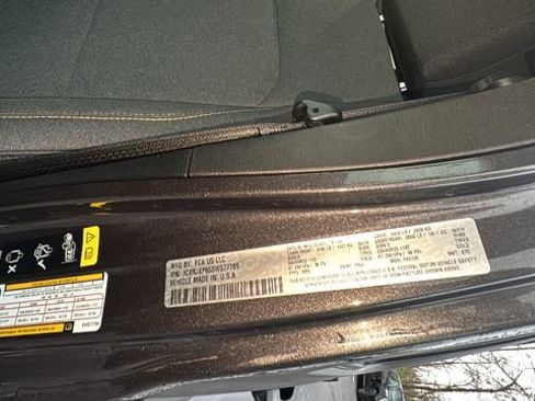 Used 2025 Jeep Wrangler Unlimited Sahara w/ Safety Group image 38