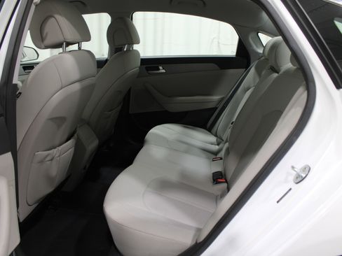Used 2015 Hyundai Sonata SE image 21