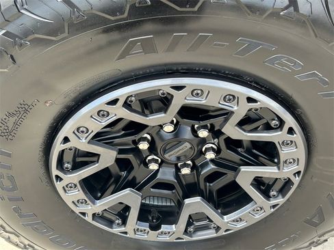 Used 2025 Ford F150 Raptor w/ Equipment Group 803A Raptor R image 9