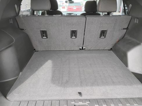 Used 2021 Chevrolet Equinox LT FWD image 22