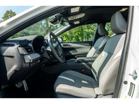 Used 2026 Toyota Camry SE FWD image 11