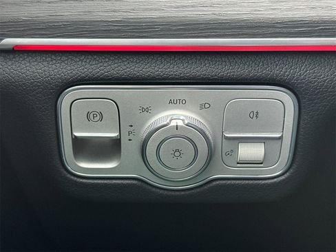 Certified 2023 Mercedes-Benz GLS 450 4MATIC image 33