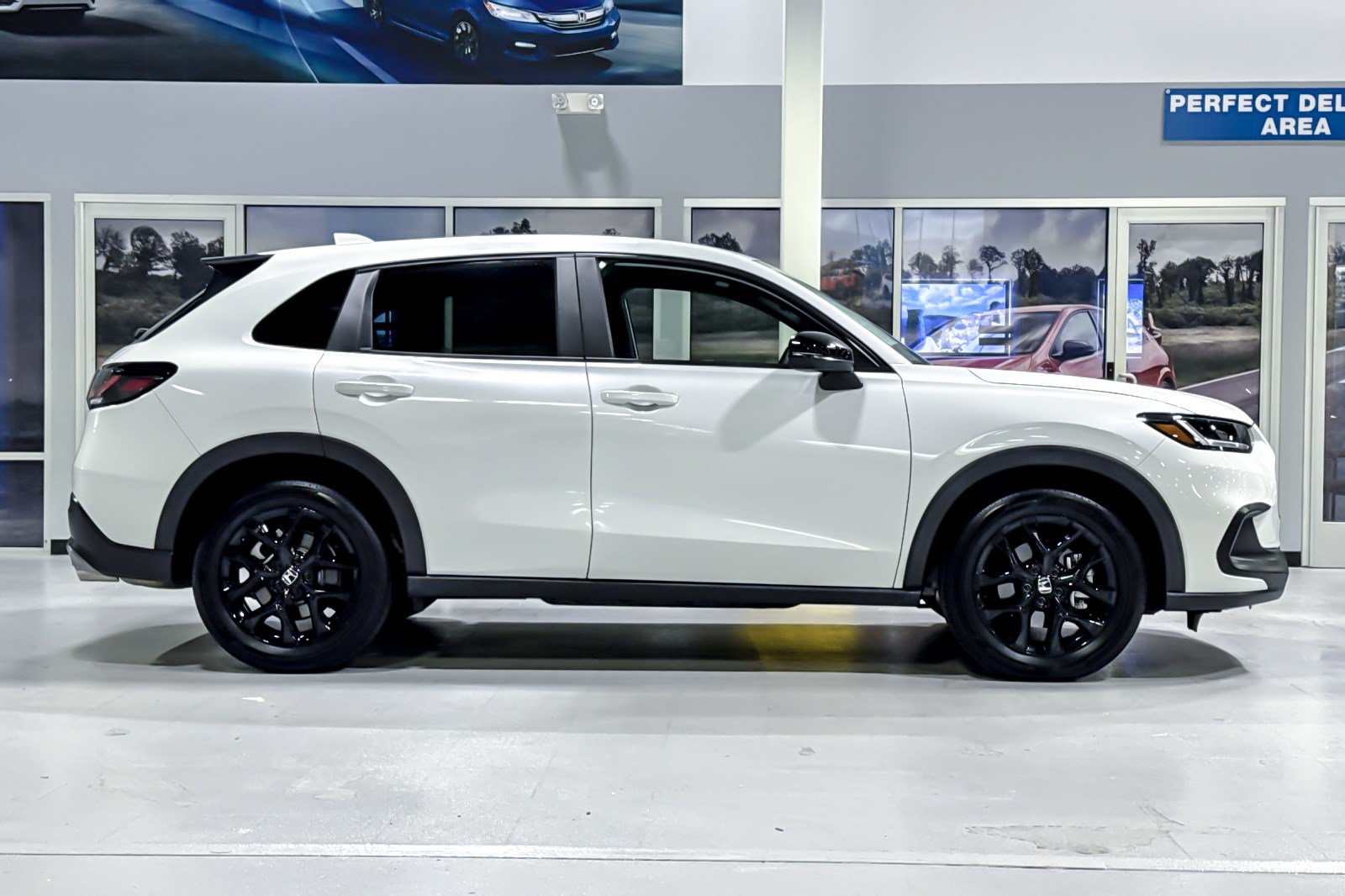 Used 2025 Honda HR-V Sport image 8