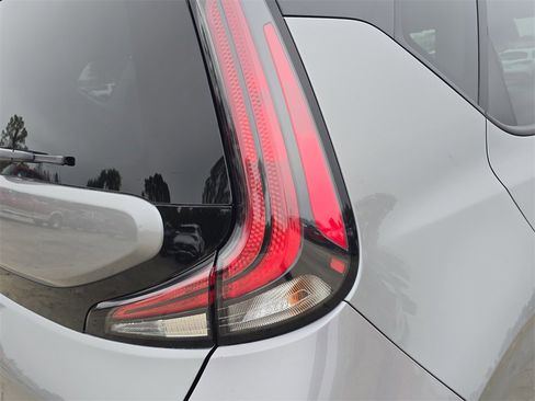 New 2025 Kia Soul LX image 11