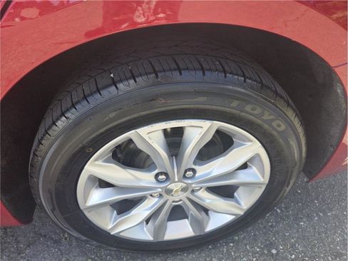 Used 2016 Chevrolet Malibu Premier FWD image 12