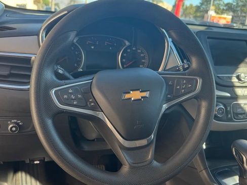 Used 2022 Chevrolet Equinox LT image 12