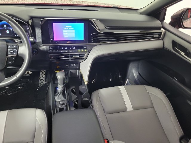 Used 2025 Toyota Camry SE FWD image 17