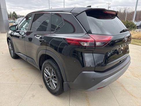 Used 2022 Nissan Rogue S image 5